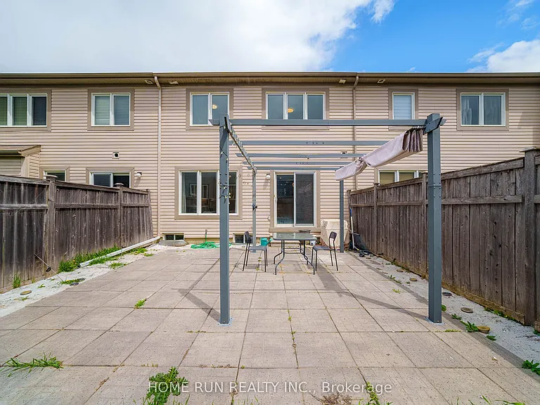 957 Messor Cres — Photo 33