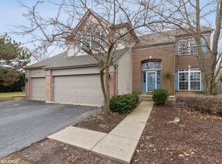 840 Ravinia Dr, Gurnee, IL 60031