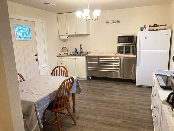 3rd image of 308 E Walnut Dr #A