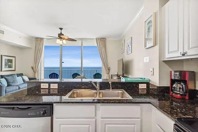 2 bed, 1131 sqft, $2,200 — Photo 3