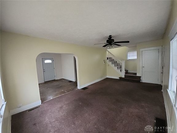 4th image of 548 Evergreen Ave