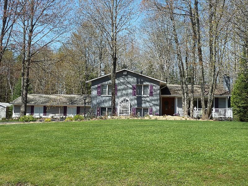 1st image of 131 Barrington Cir