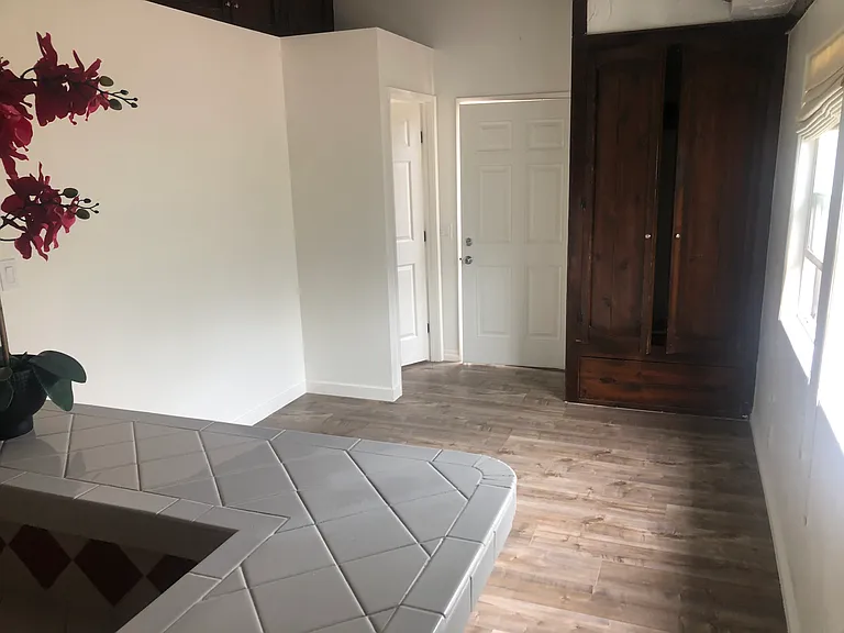 12621 Victoria Ave — Photo 45