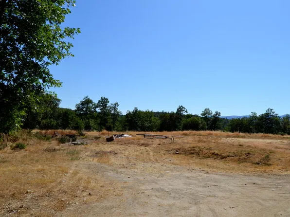 785 Harris Rd, Grants Pass, OR 97526