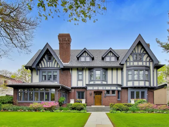 1218 Sheridan Rd, Evanston, IL 60202