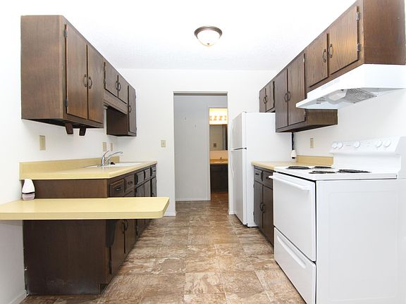 3rd image of 2723 Terrace Dr APT 6