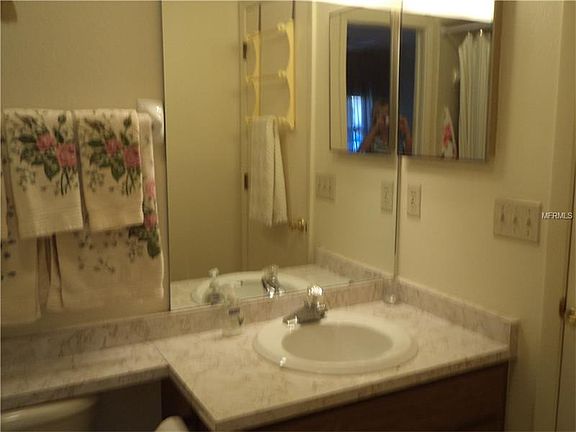 5th image of 729 Vivienda West Blvd #30
