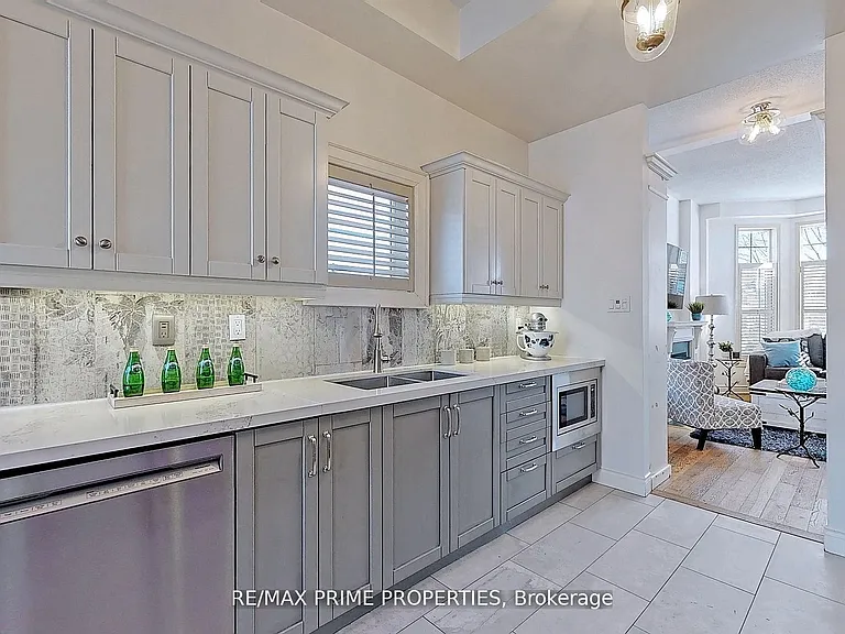 42 Cornell Meadows Ave — Photo 8