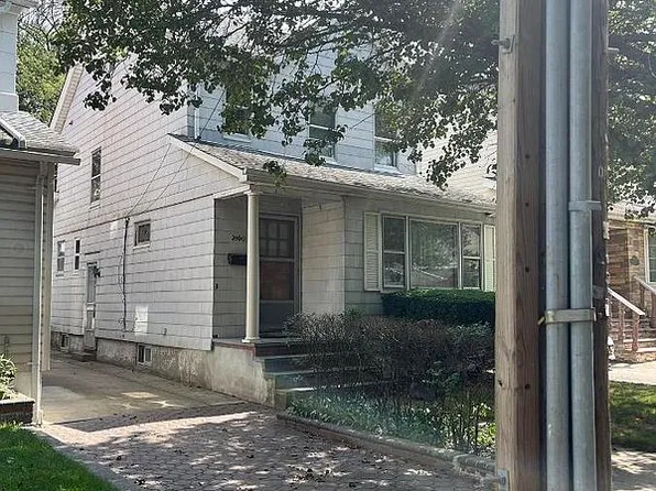 24011 Mayda Rd, Rosedale, NY 11422