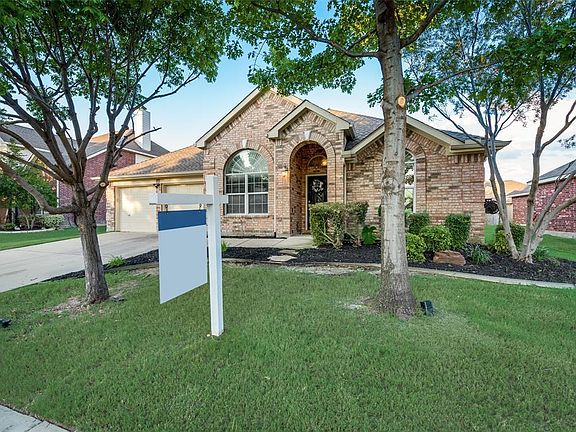 3rd image of 11852 Warbler Ln