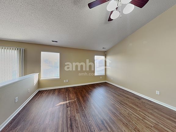 5th image of 1438 Dowell St