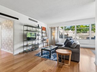 333 W Meyer Blvd APT 306, Kansas City, MO 64113