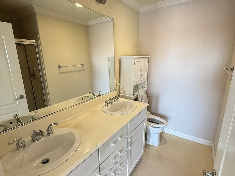 656 Grand Ter — Photo 16