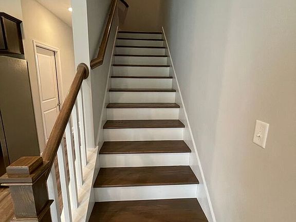 3rd image of 4835 Moon Lake Ln