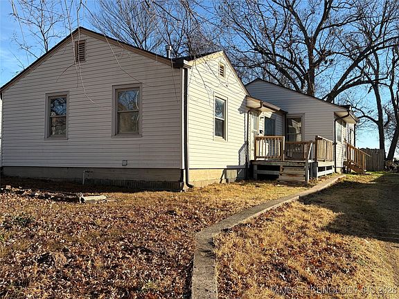 3rd image of 111 S 65th West Ave