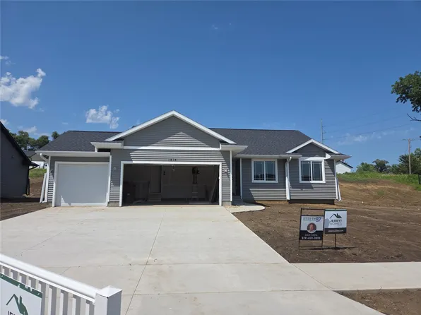 1814 Shady Grove Rd SW, Cedar Rapids, IA 52404