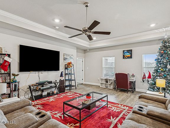 3rd image of 5021 Sand Dollar Dr