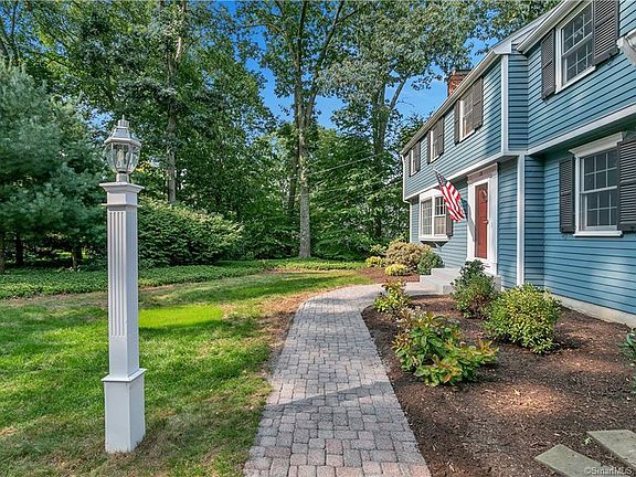 28 Highwood Drive