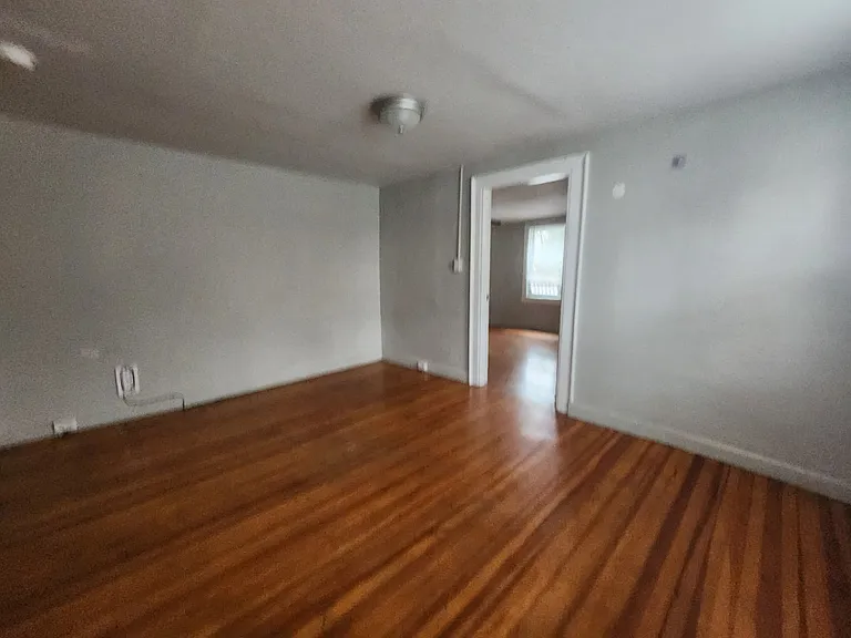 300 W Elm St #300 — Photo 16