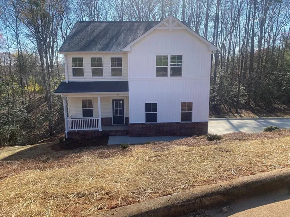 102 Birchwood Dr #7, Morganton, NC 28655