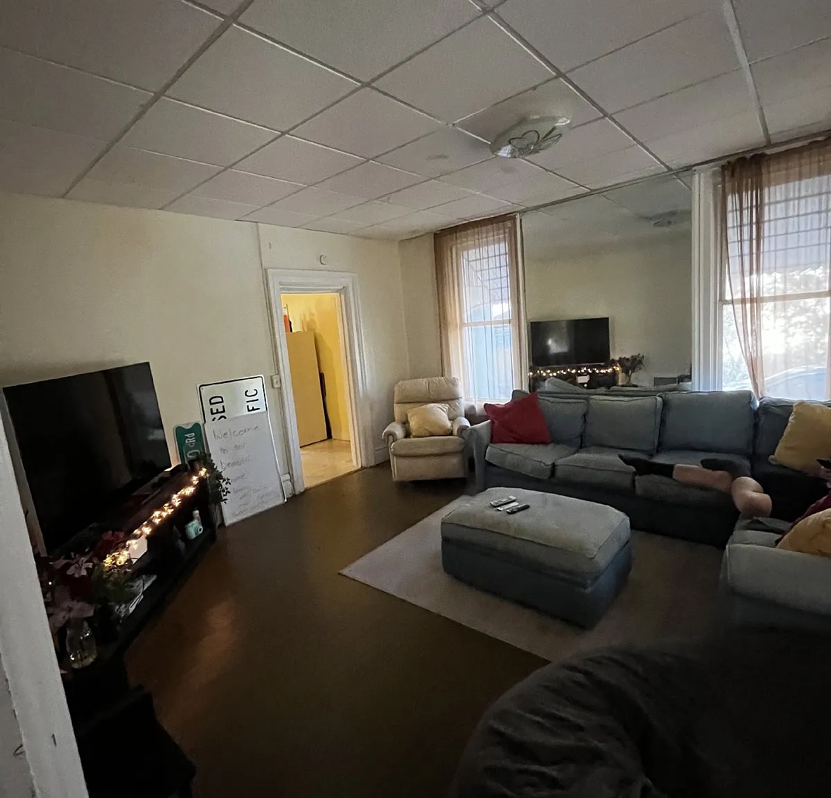 6 bed, 2.0 bath, $425 — Photo 3