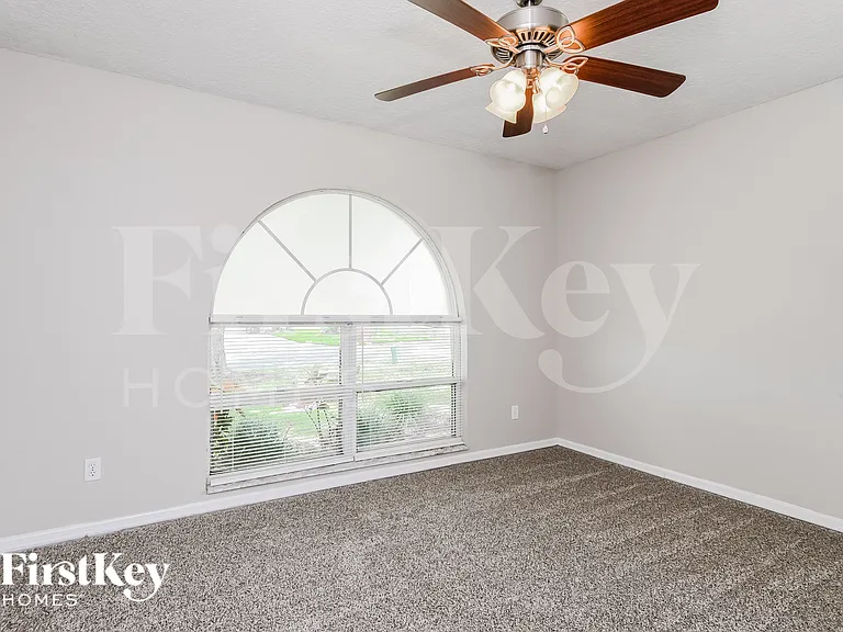 1323 Arrowhead Ct — Photo 12