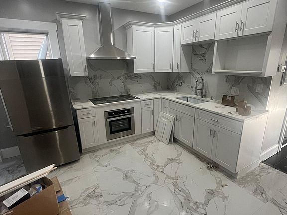4th image of 9 Greenwood Park Floor 1