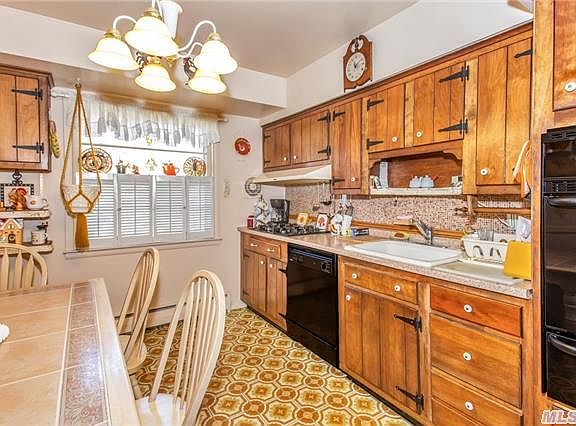 5th image of 2559 Phyllis Dr