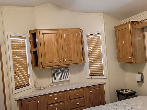 4th image of 43 E Nutter Ave #&-85
