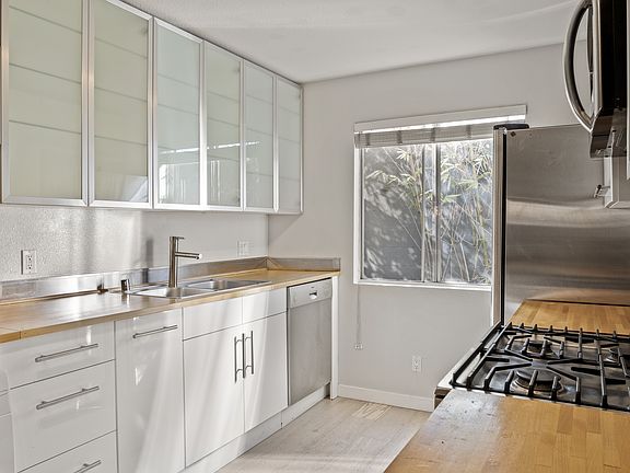 3rd image of 2714 Auburn St APT 2