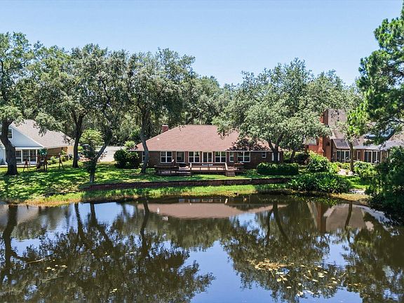 3rd image of 236 Windward Way