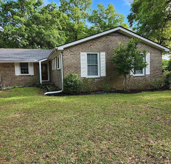3 bed, 2.0 bath, 1703 sqft, $3,995 — Photo 1