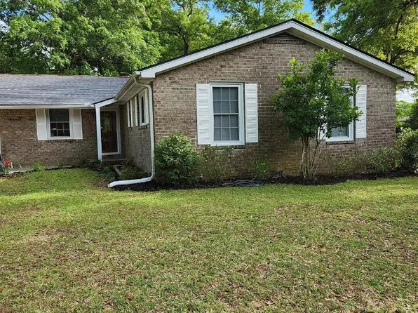 1379 Camp Rd, Charleston, SC 29412
