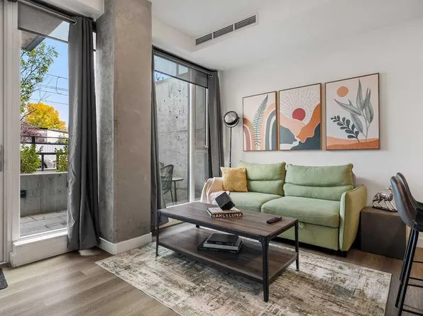 327 W 9a St NW #323, Calgary, AB T2N 1T7