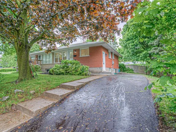 76 Ravine Dr, Cambridge, ON N1R 2W8