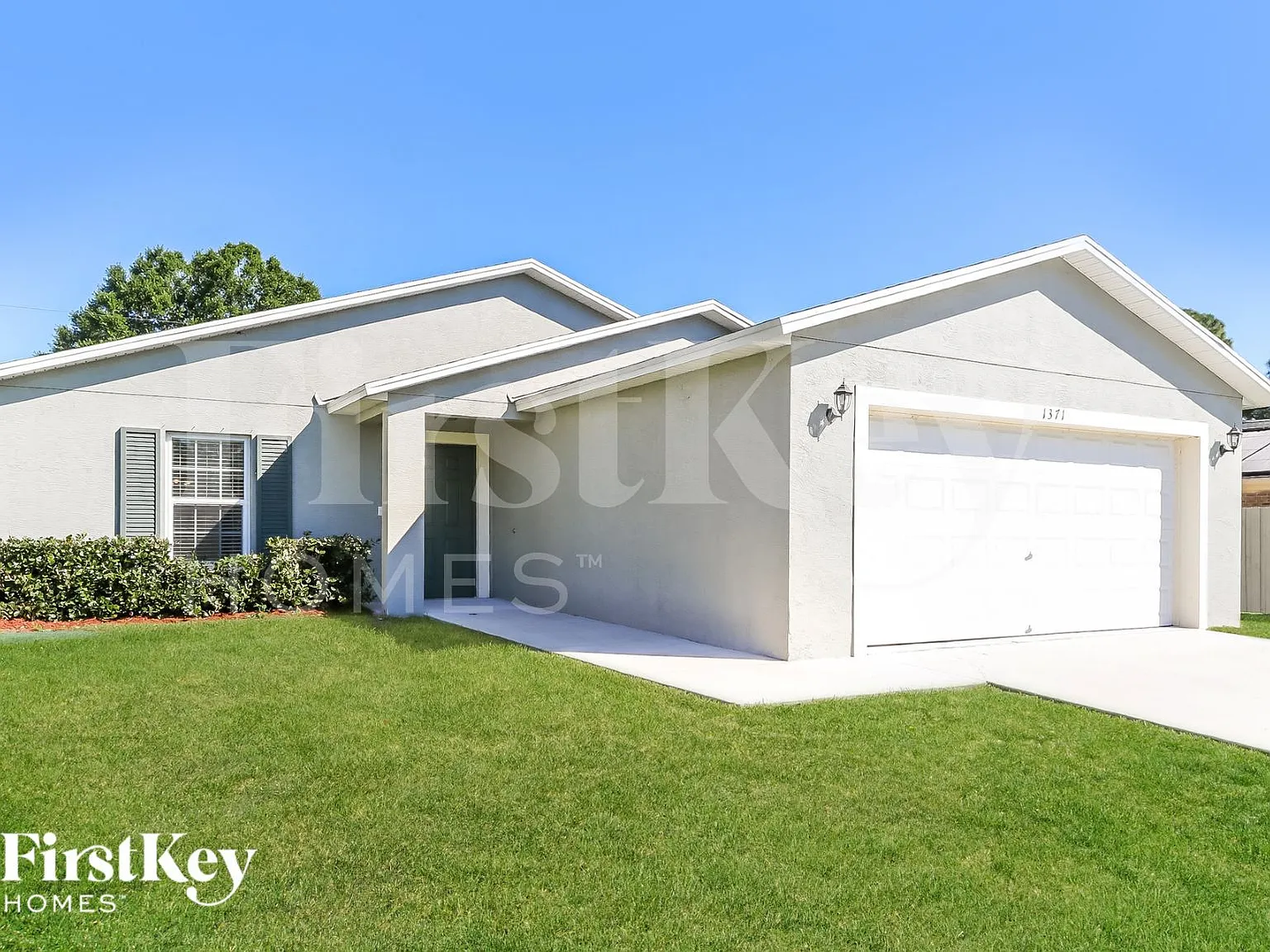 3 bed, 2.0 bath, 1597 sqft, $2,775 — Photo 2