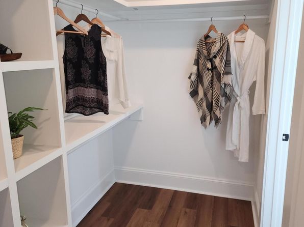 charleston-south-carolina-441873892 picture