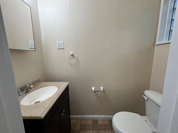 5th image of 21680 Whitmore Ave