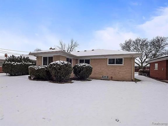 4th image of 11116 Racine Rd