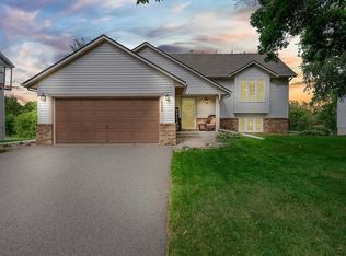 8888 Sequoia Rd, Woodbury, MN 55125
