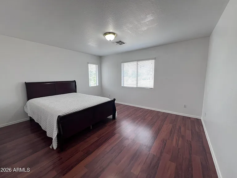 218 E Sunburst Ln — Photo 17