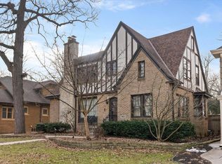 4621 N Murray Ave, Whitefish Bay, WI 53211