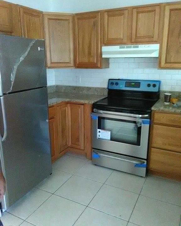 2nd image of 2914 Redgrove Dr NE