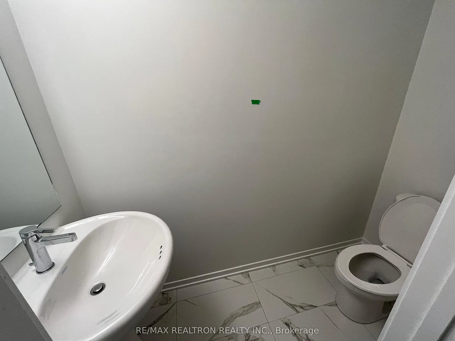 130 Honeycrisp Cres — Photo 4