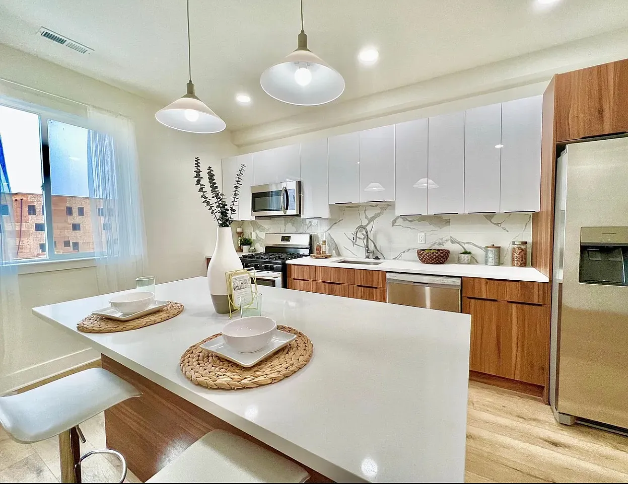 2510 E Tioga St — Photo 2