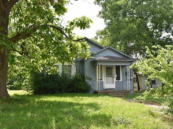 2nd image of 1104 S Columbia St