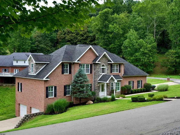 301 Diamond Cove Rd, Bridgeport, WV 26330