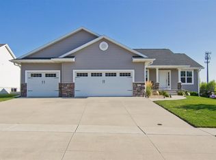 542 Barrington Pkwy, Marion, IA 52302