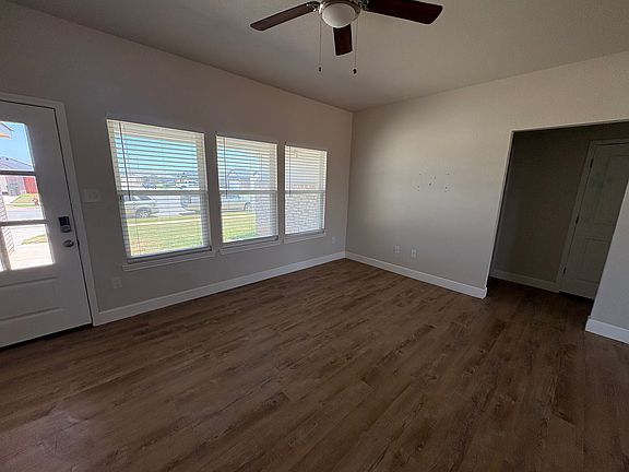 2nd image of 1842 Sweetwater Ln