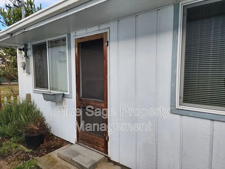 500 S 3rd Pl — Photo 11